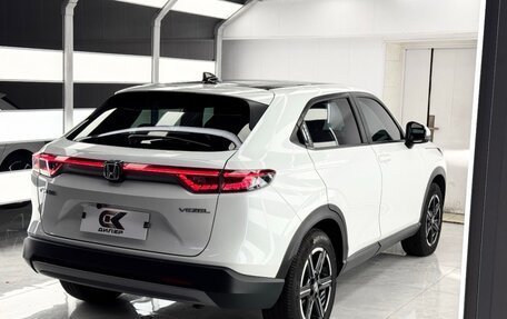 Honda Vezel, 2023 год, 1 870 000 рублей, 4 фотография