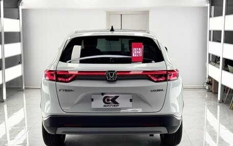 Honda Vezel, 2023 год, 1 870 000 рублей, 5 фотография