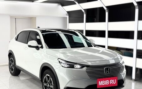 Honda Vezel, 2023 год, 1 870 000 рублей, 3 фотография