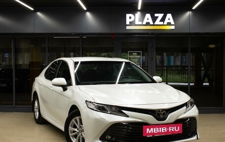 Toyota Camry, 2021 год, 2 800 000 рублей, 2 фотография