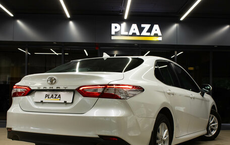 Toyota Camry, 2021 год, 2 800 000 рублей, 6 фотография