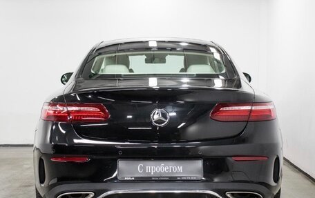 Mercedes-Benz E-Класс, 2017 год, 3 400 000 рублей, 4 фотография