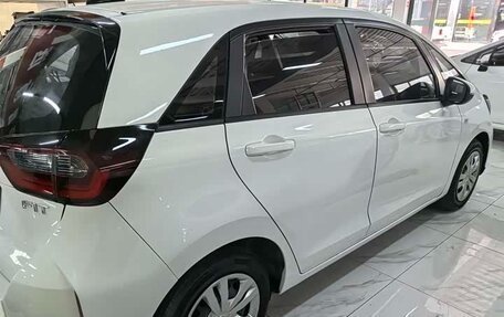 Honda Fit, 2023 год, 990 000 рублей, 5 фотография