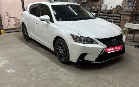 Lexus CT I рестайлинг, 2015 год, 2 000 000 рублей, 2 фотография