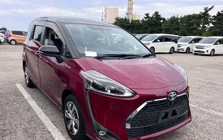 Toyota Sienta II, 2022 год, 967 010 рублей, 2 фотография