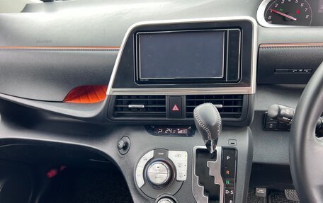 Toyota Sienta II, 2022 год, 967 010 рублей, 8 фотография