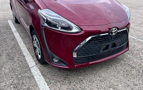 Toyota Sienta II, 2022 год, 967 010 рублей, 6 фотография
