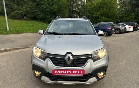 Renault Sandero II рестайлинг, 2020 год, 1 099 000 рублей, 2 фотография