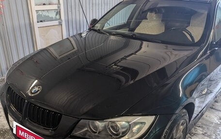 BMW 3 серия, 2006 год, 900 000 рублей, 3 фотография