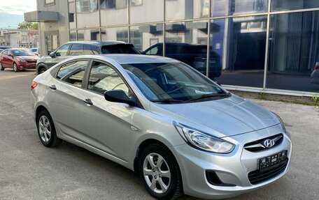 Hyundai Solaris II рестайлинг, 2013 год, 684 000 рублей, 2 фотография