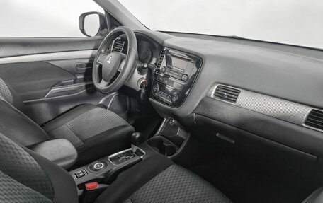 Mitsubishi Outlander III рестайлинг 3, 2014 год, 1 199 000 рублей, 10 фотография
