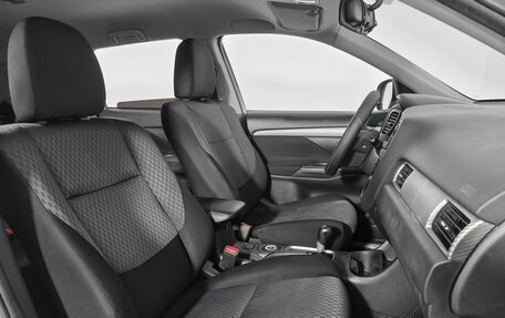 Mitsubishi Outlander III рестайлинг 3, 2014 год, 1 199 000 рублей, 9 фотография