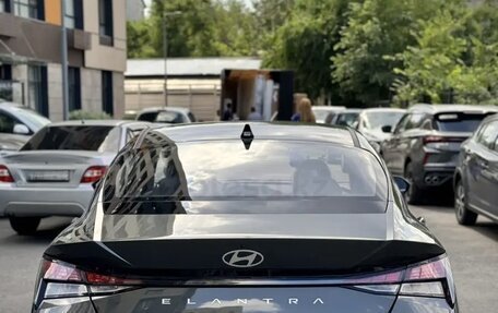 Hyundai Elantra, 2024 год, 1 860 000 рублей, 2 фотография