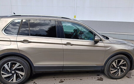 Volkswagen Tiguan II, 2018 год, 1 730 000 рублей, 3 фотография