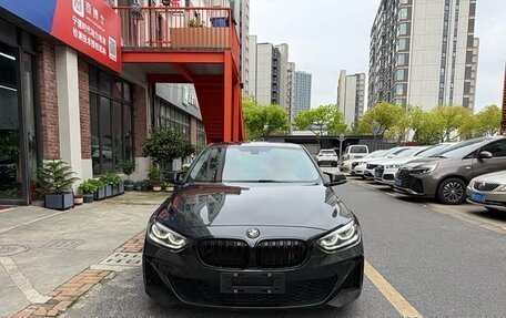BMW 1 серия, 2023 год, 1 560 000 рублей, 2 фотография