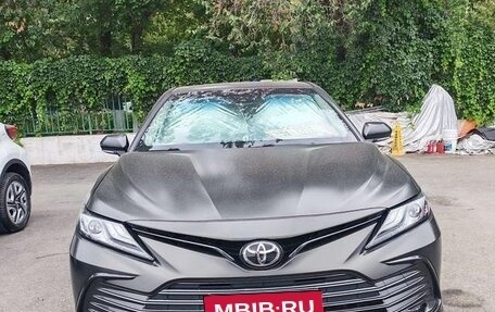 Toyota Camry, 2022 год, 3 500 000 рублей, 2 фотография