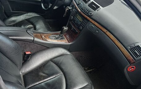 Mercedes-Benz E-Класс, 2003 год, 700 000 рублей, 6 фотография