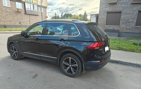 Volkswagen Tiguan II, 2018 год, 2 200 000 рублей, 3 фотография