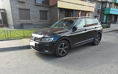 Volkswagen Tiguan II, 2018 год, 2 200 000 рублей, 2 фотография