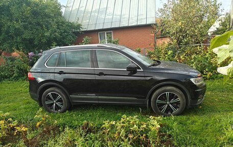 Volkswagen Tiguan II, 2018 год, 2 200 000 рублей, 11 фотография