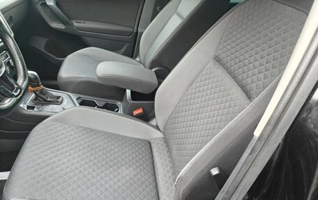 Volkswagen Tiguan II, 2018 год, 2 200 000 рублей, 27 фотография