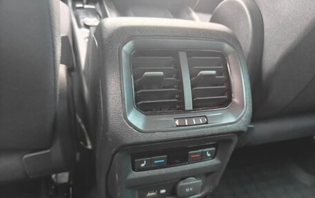 Volkswagen Tiguan II, 2018 год, 2 200 000 рублей, 22 фотография