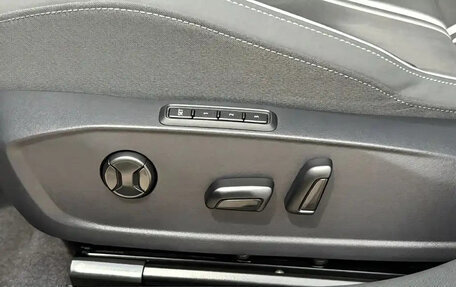 Volkswagen Golf VIII, 2022 год, 2 200 000 рублей, 15 фотография