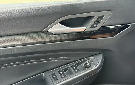 Volkswagen Golf VIII, 2022 год, 2 200 000 рублей, 24 фотография