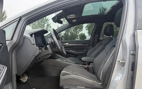 Volkswagen Golf VIII, 2022 год, 2 200 000 рублей, 21 фотография