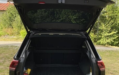 Volkswagen Tiguan II, 2018 год, 2 300 000 рублей, 4 фотография