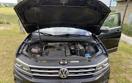 Volkswagen Tiguan II, 2018 год, 2 300 000 рублей, 5 фотография
