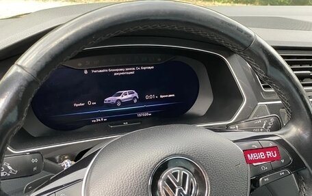Volkswagen Tiguan II, 2018 год, 2 300 000 рублей, 2 фотография