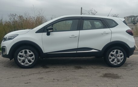 Renault Kaptur I рестайлинг, 2017 год, 1 600 000 рублей, 2 фотография