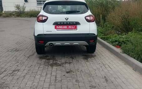 Renault Kaptur I рестайлинг, 2017 год, 1 600 000 рублей, 4 фотография