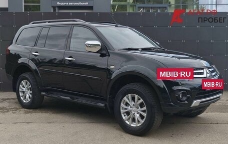 Mitsubishi Pajero Sport II рестайлинг, 2015 год, 2 750 000 рублей, 3 фотография