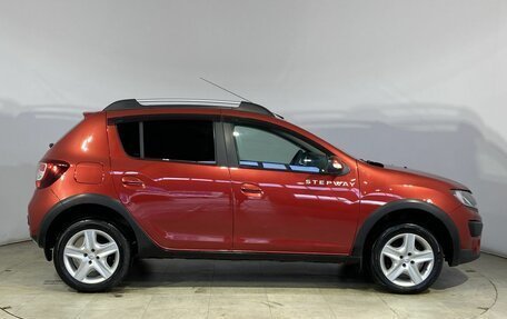 Renault Sandero II рестайлинг, 2015 год, 700 000 рублей, 4 фотография