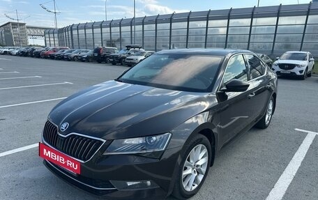 Skoda Superb III рестайлинг, 2018 год, 1 850 000 рублей, 2 фотография