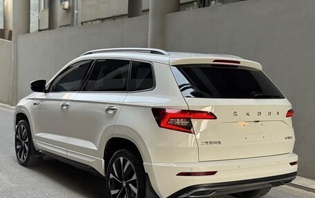 Skoda Karoq I, 2022 год, 1 690 000 рублей, 4 фотография