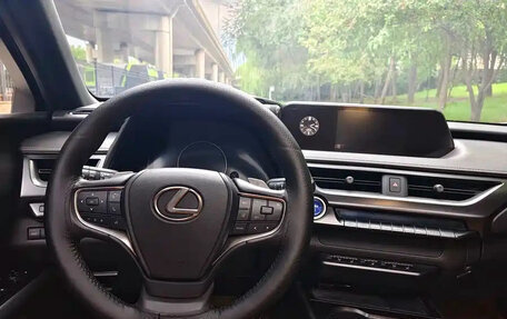 Lexus UX I, 2023 год, 2 287 000 рублей, 12 фотография