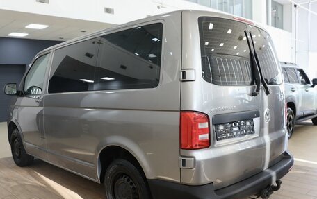Volkswagen Caravelle T6 рестайлинг, 2015 год, 2 130 000 рублей, 3 фотография