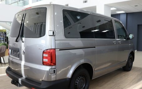 Volkswagen Caravelle T6 рестайлинг, 2015 год, 2 130 000 рублей, 4 фотография