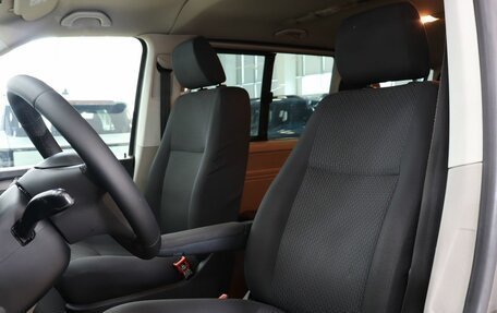 Volkswagen Caravelle T6 рестайлинг, 2015 год, 2 130 000 рублей, 13 фотография