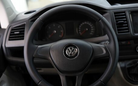 Volkswagen Caravelle T6 рестайлинг, 2015 год, 2 130 000 рублей, 11 фотография