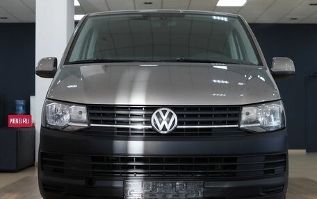 Volkswagen Caravelle T6 рестайлинг, 2015 год, 2 130 000 рублей, 5 фотография