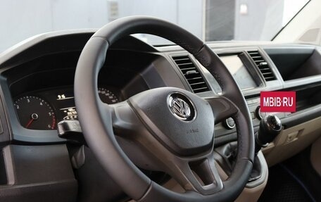 Volkswagen Caravelle T6 рестайлинг, 2015 год, 2 130 000 рублей, 9 фотография