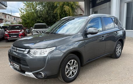 Mitsubishi Outlander III рестайлинг 3, 2014 год, 1 465 000 рублей, 4 фотография