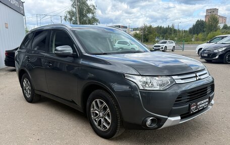 Mitsubishi Outlander III рестайлинг 3, 2014 год, 1 465 000 рублей, 3 фотография