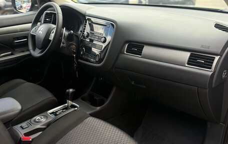 Mitsubishi Outlander III рестайлинг 3, 2014 год, 1 465 000 рублей, 11 фотография