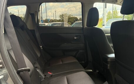 Mitsubishi Outlander III рестайлинг 3, 2014 год, 1 465 000 рублей, 13 фотография