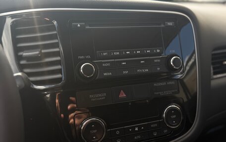 Mitsubishi Outlander III рестайлинг 3, 2014 год, 1 465 000 рублей, 15 фотография